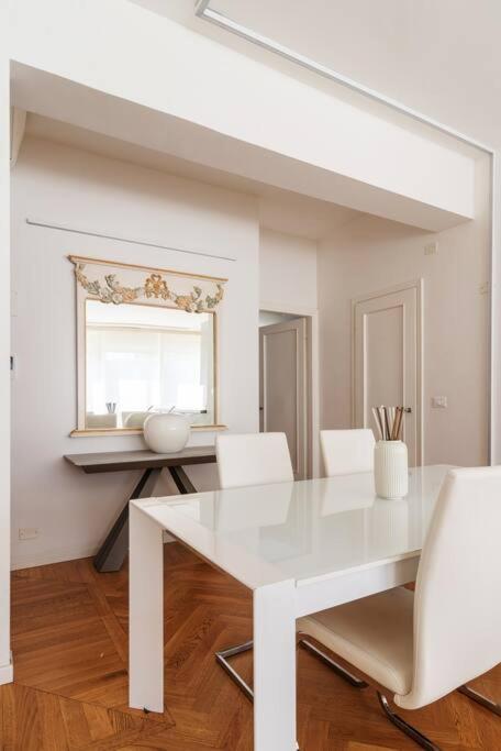 Apartamento Bilocale Vista Sul Duomo Di Milano Exterior foto